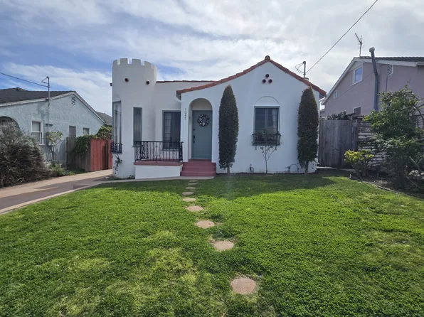 1047 W 17th St, San Pedro, CA 90731