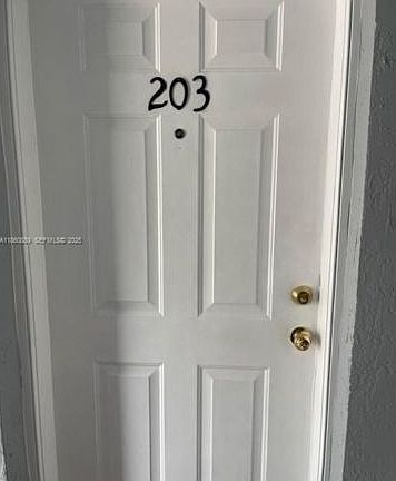 2nd image of 203-1852 SW 7th St #203
