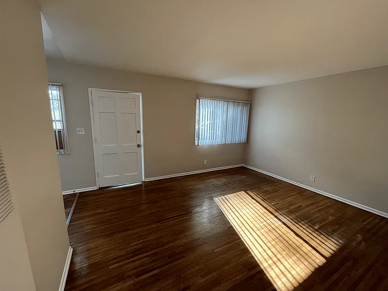 652 Veteran Ave — Photo 24