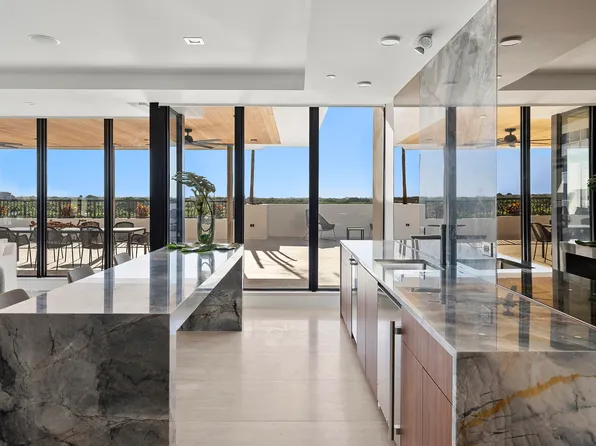 701 VALENCIA