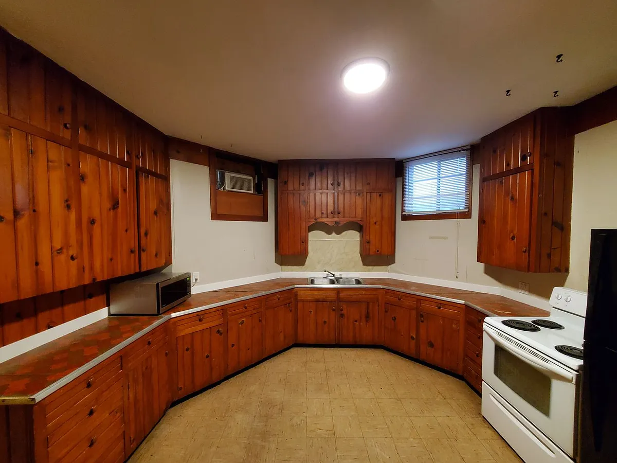 Building Photo - 1003 5th St #BASEMENT