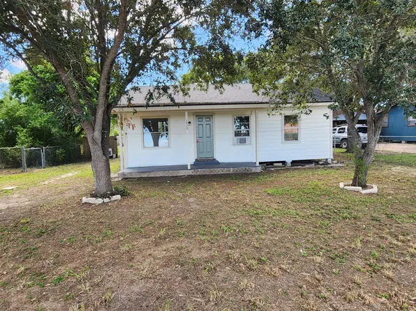 1409 E Santa Gertrudis St, Kingsville, TX 78363