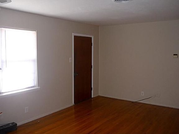 3rd image of 3221 Lakeland St