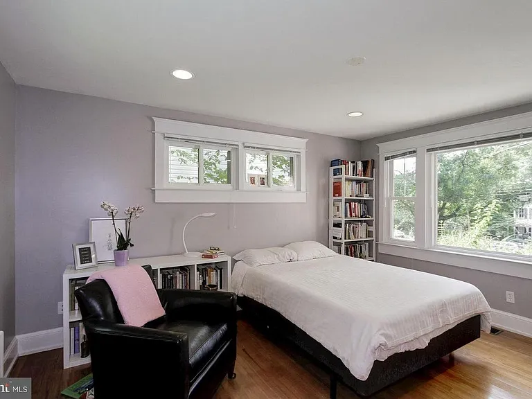 5065 Macarthur Blvd NW — Photo 4