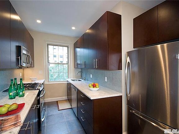 3rd image of 8309 Talbot St APT 3D