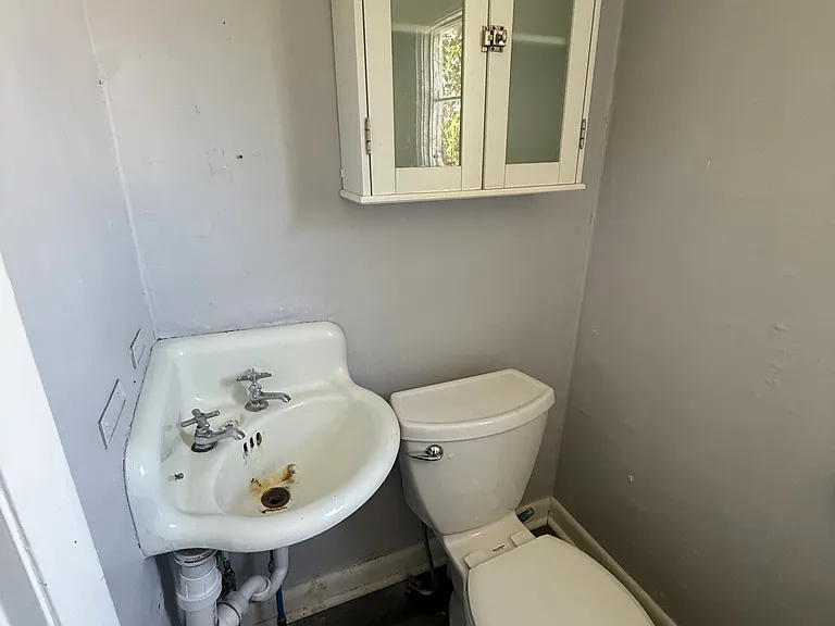 1030 Snyder Ave — Photo 8