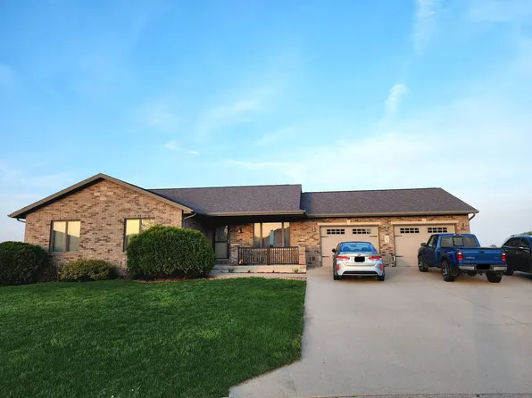 535 Church Cir, Jesup, IA 50648