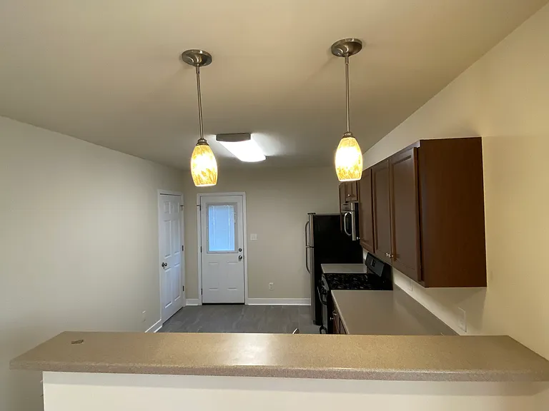 3200 Rosewood Ave — Photo 36