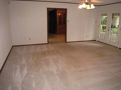 3rd image of 320 Orchard Dr