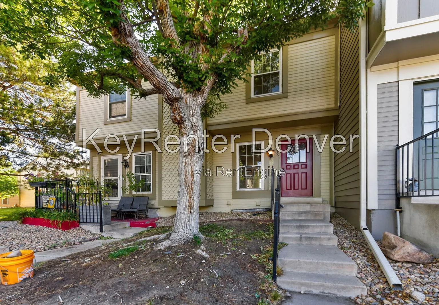 2 bed, 2.0 bath, 1050 sqft, $1,725 — Photo 2