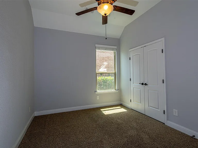 7 Whispering Thicket Pl — Photo 17