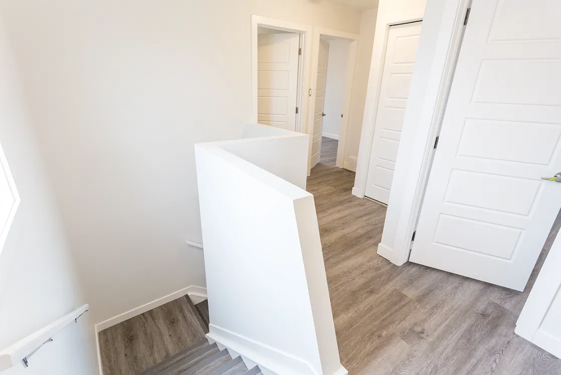 (PN 987-1) Newly Renovated 3 Bedroom Duplex in Westwood — Photo 3