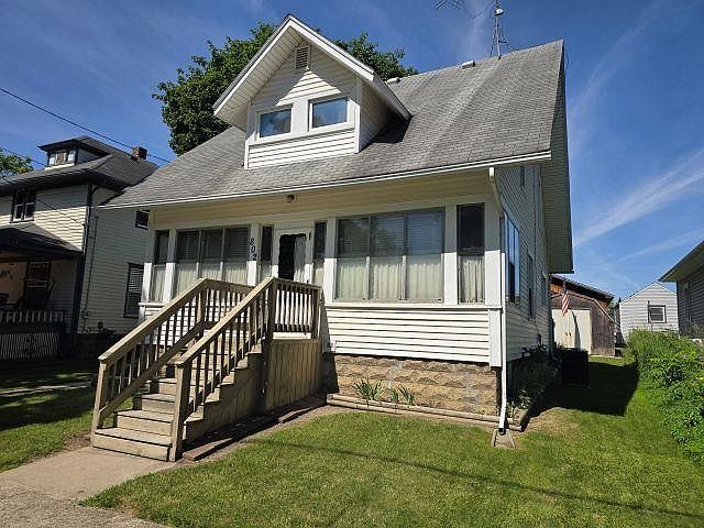 1st image of 802 S Park St