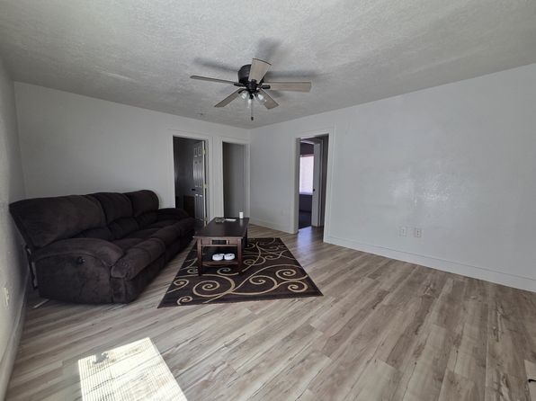 312 S Avenue G APT 5, Portales, NM 88130