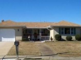 8 Bordeaux Ct, Toms River, NJ 08757