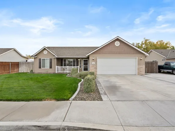 4806 Catalonia Dr, Pasco, WA 99301