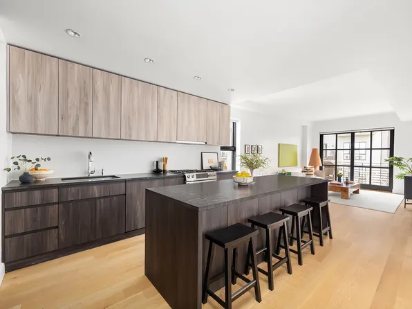 868 Lorimer Street 3C image 2 of 10