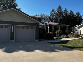 1605 Edmundson Dr, Oskaloosa, IA 52577