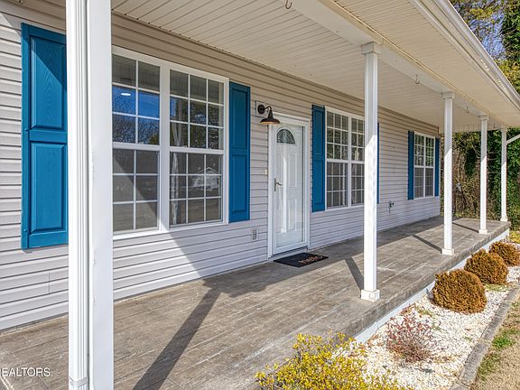 4th image of 2411 Montvale Rd