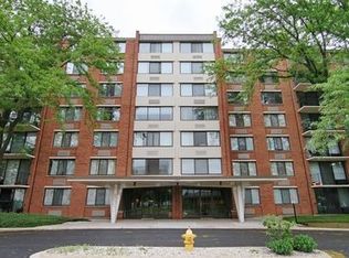 2000 Saint Regis Dr APT 1F, Lombard, IL