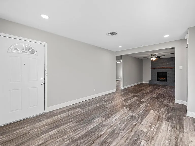 5421 Greenwood Way — Photo 12