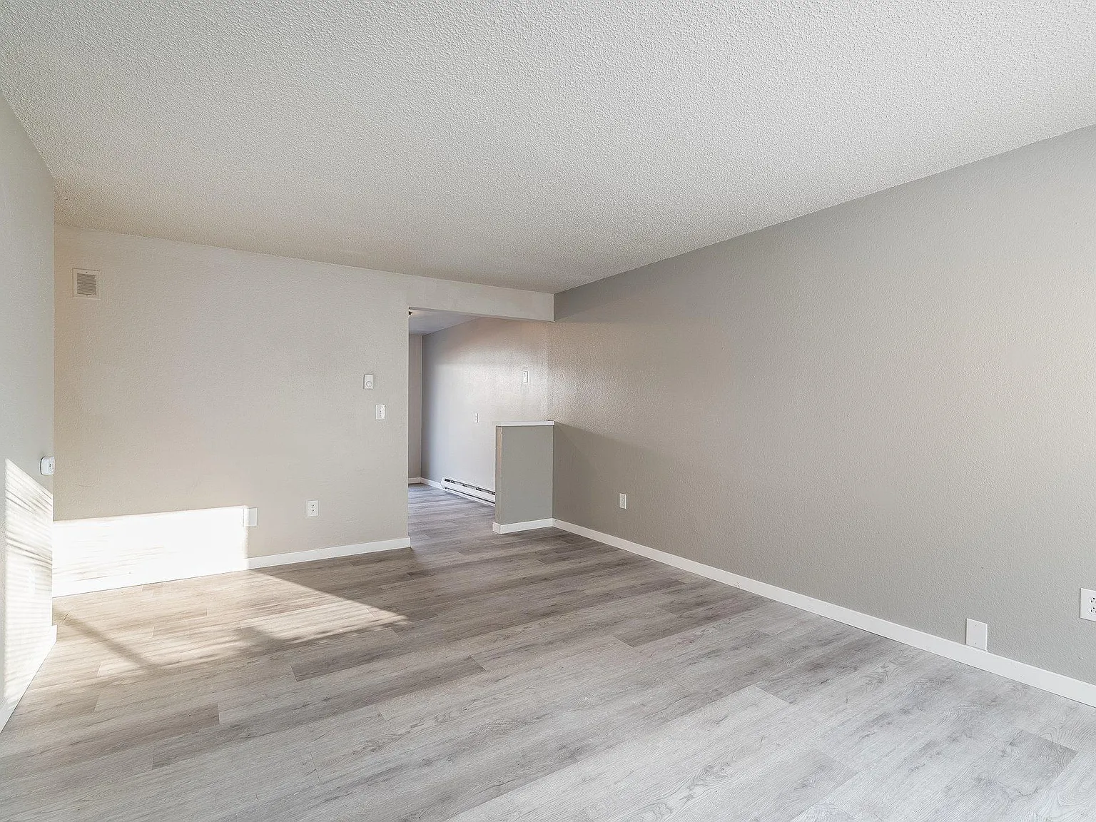 2 bed, 1.5 bath, 760 sqft, $1,675 — Photo 4