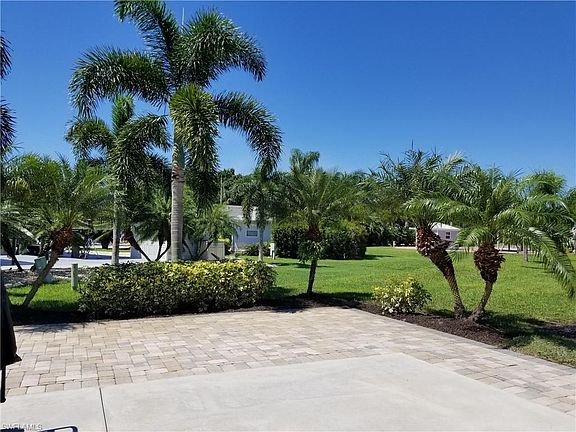2nd image of 10080 Stonewood Dr