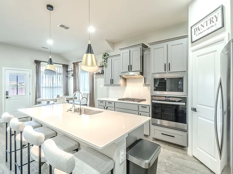 3105 Lionsgate Dr — Photo 6