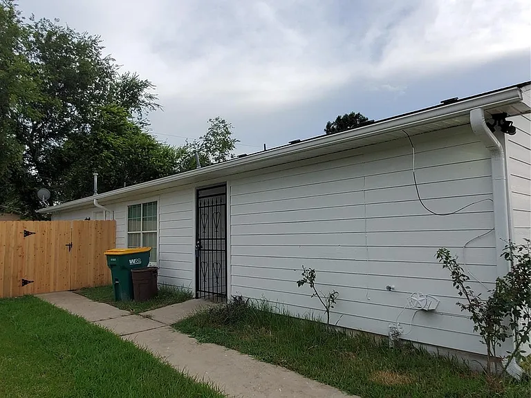 5319 Cherie Crest Ct — Photo 2