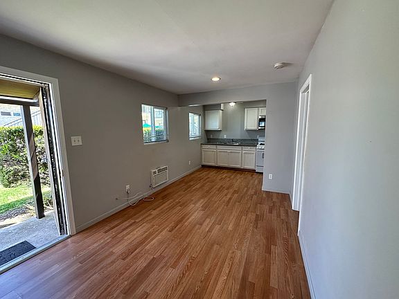 3rd image of 214-220-B Avenue & #130-138-2