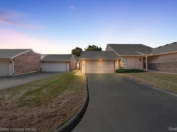 35509 Heritage Ln, Farmington, MI 48335