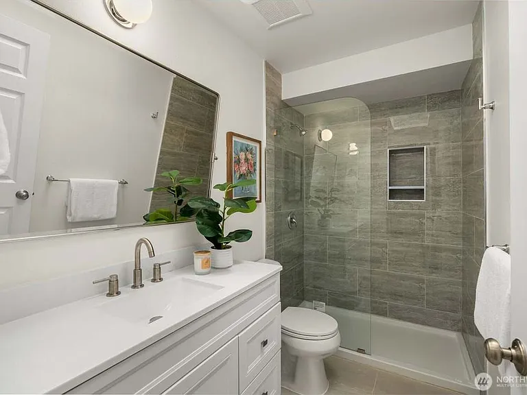 20803 NE 15th Ln #1 — Photo 12