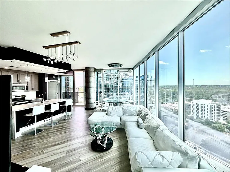 1080 Peachtree St NE #2110 — Photo 20