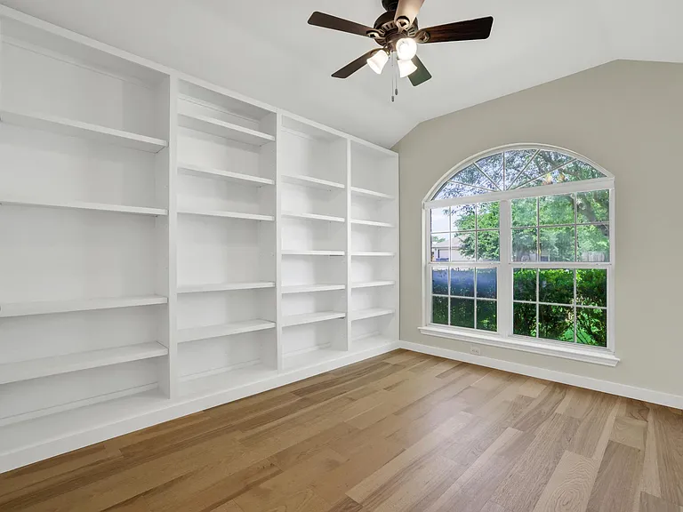 2116 Bentwood Dr — Photo 21