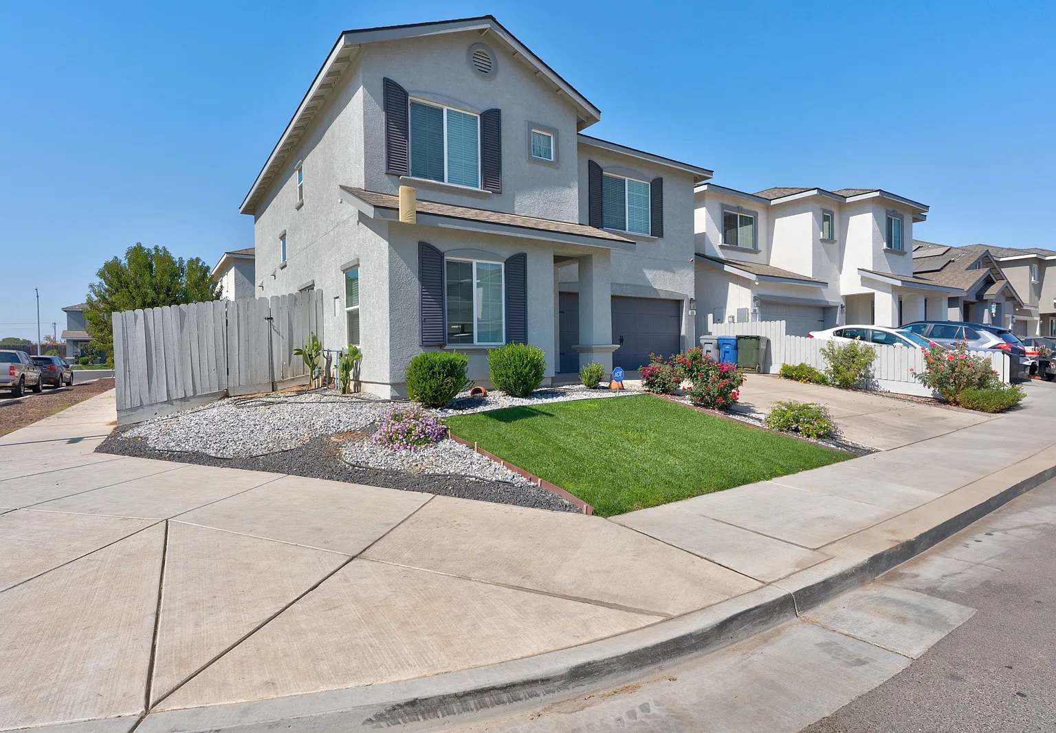 4 bed, 2.5 bath, 2182 sqft, $2,750 — Photo 2