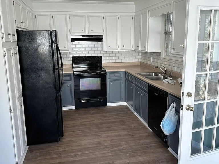 107 Savanna Woods Cir — Photo 12