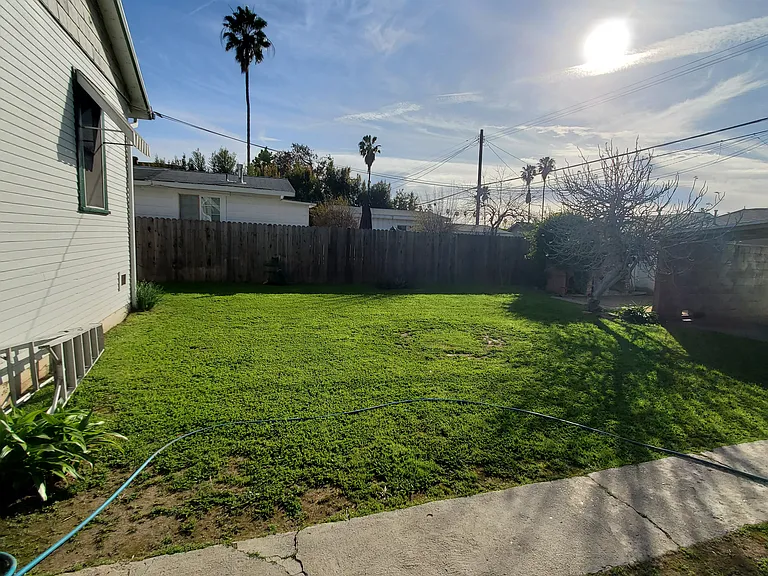 103 S Ardmore Ave — Photo 2