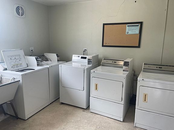 3rd image of 3116 Girard Ave S APT 201-R
