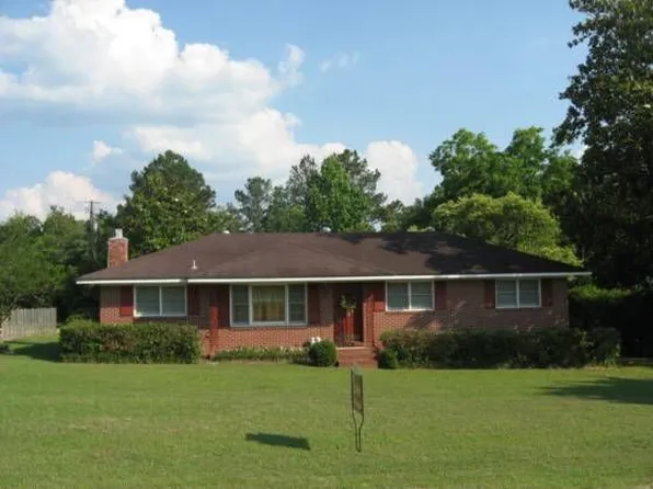 1294 Edwin St, Soperton, GA 30457