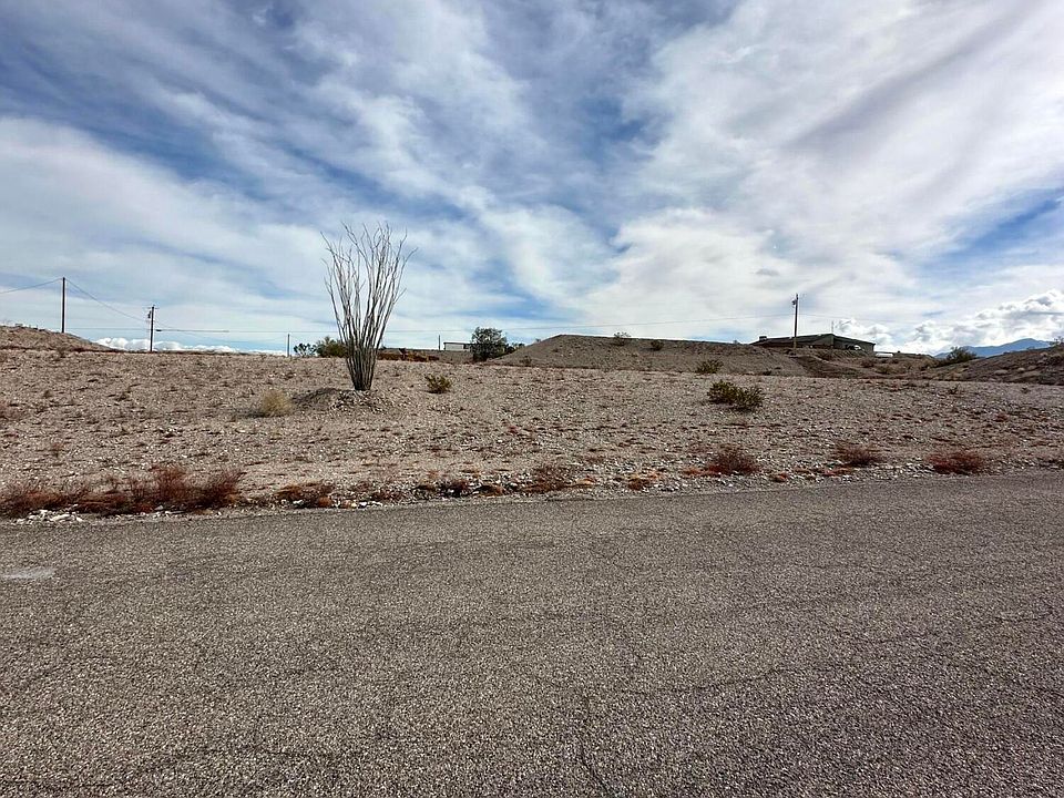 2nd image of 7832 N Wagon Wheel Dr