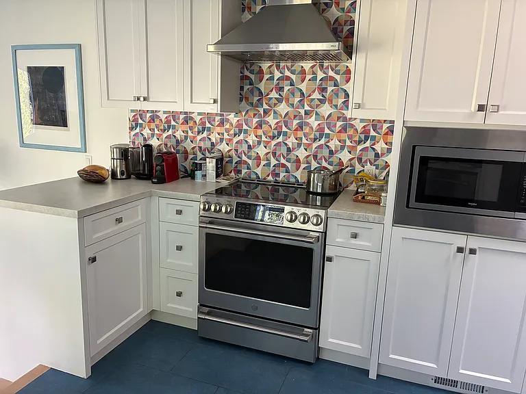 2142 Roosevelt Ave — Photo 13