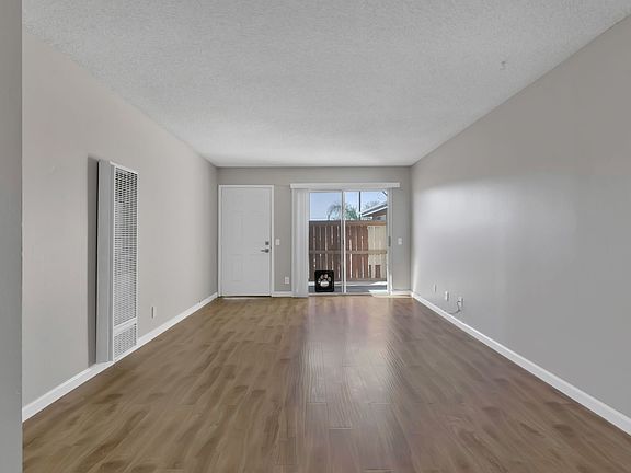 3rd image of 1090 Newport Ave #202
