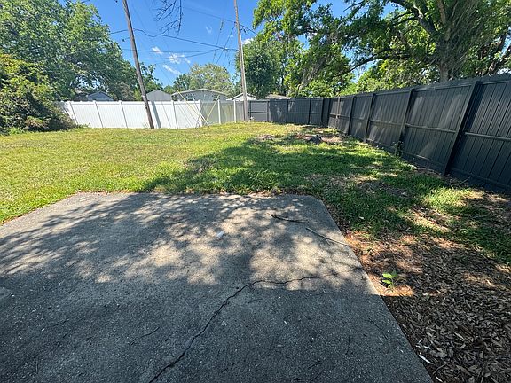 4th image of 3714 Danny Bryan Blvd APT B