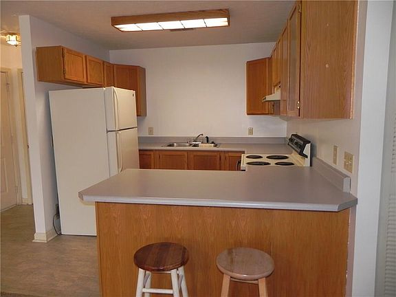 4th image of 250 Locust Ln #1A