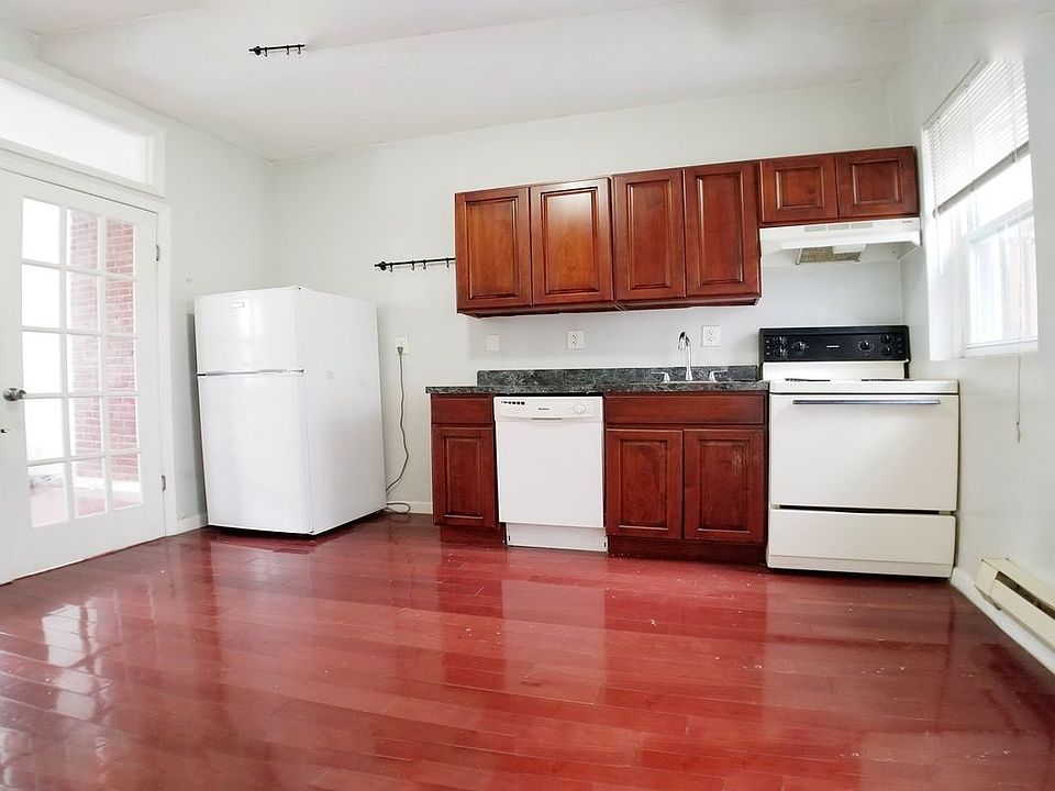 1st image of 12 Putnam Ave APT 1