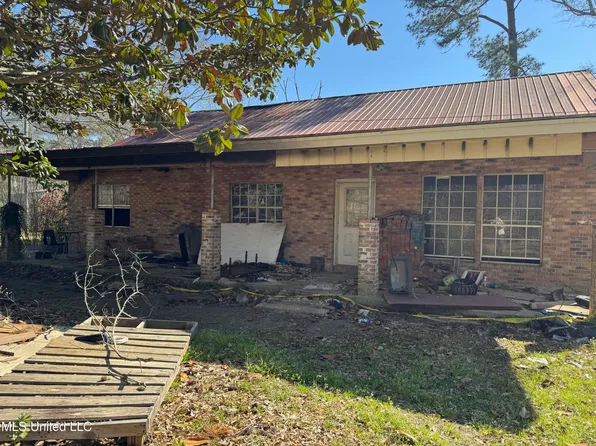 1532 N Park Ave, Columbia, MS 39429