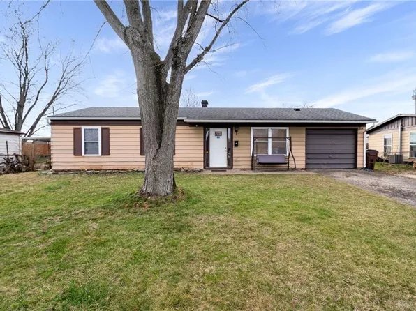 869 Bellows Dr, New Carlisle, OH 45344