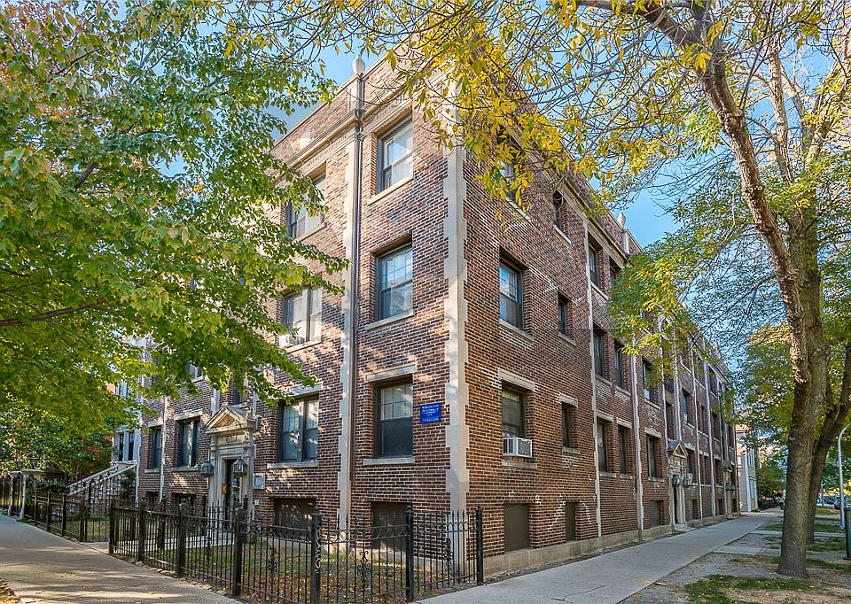 1st image of 1200 W Wellington Ave #3-3006