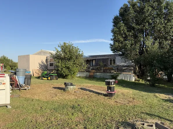 355 Indian Hills Rd, Bowie, TX 76230
