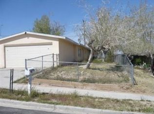 907 E Navajo St, Barstow, CA 92311